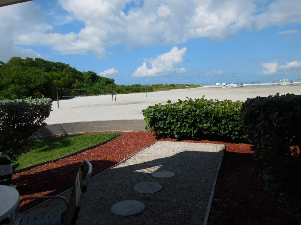 Wyndham Garden Fort Myers Beach Exterior photo